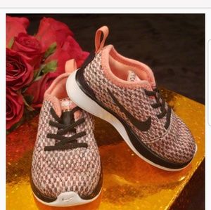 NIKE Pink and Black Dualtone Racer Sneakers Infant